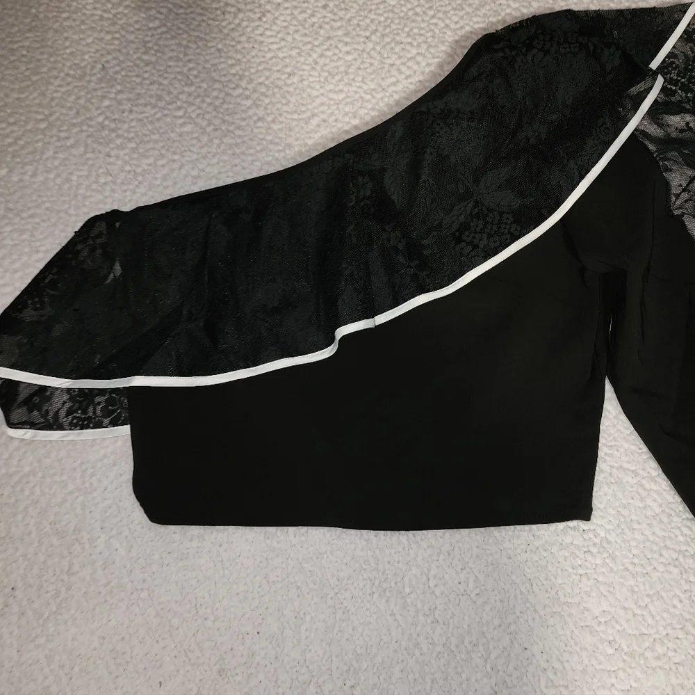 NWT Gorgeous , Akira , 2 Peice Stunning Ruffled Pants , With Matching Top - Picture 10 of 15